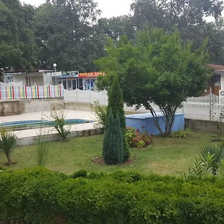 فندق Park 1 2*